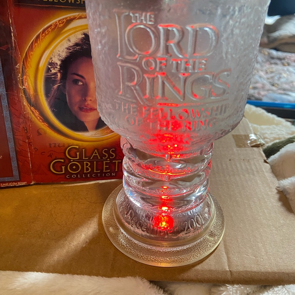 Lord of the Rings Glass Goblet with Red Light featuring Arwen